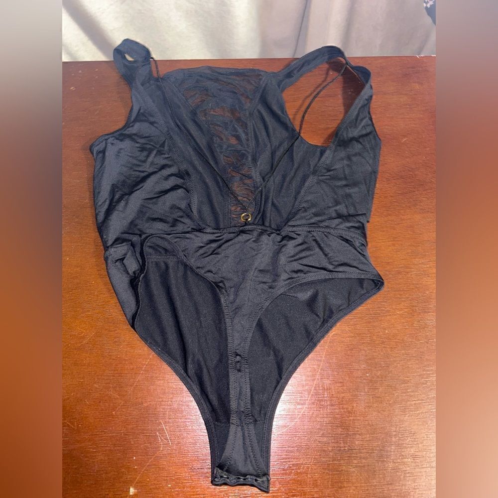 Victoria secret black bodysuit size meduim